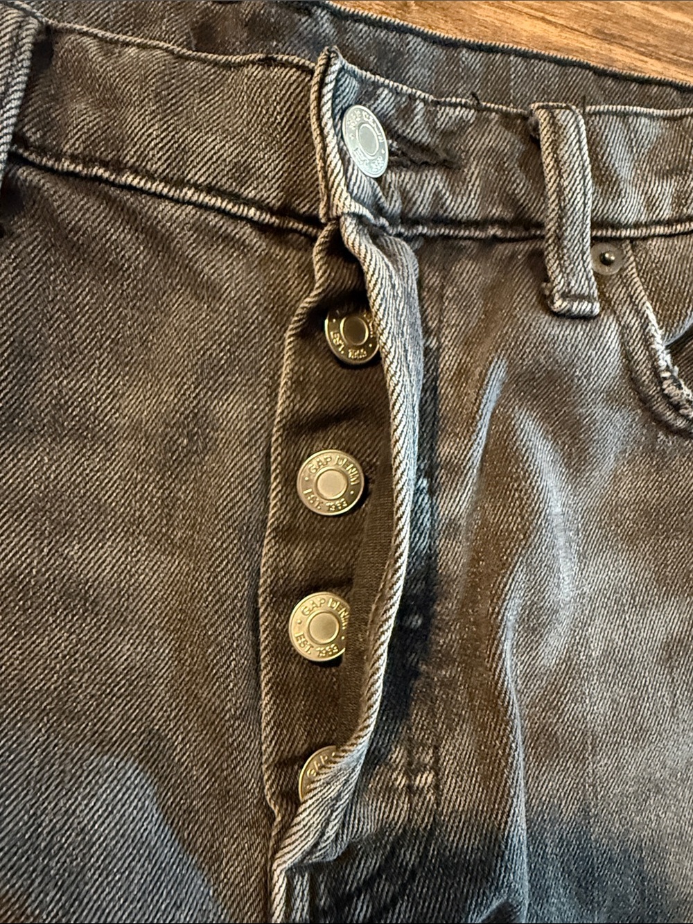 Gap Black High-Rise Frayed Hem Denim Shorts - Picture 2 of 4